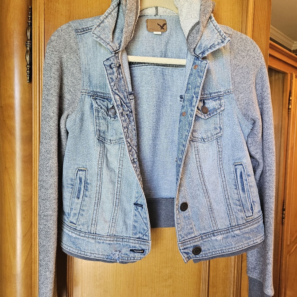 American Eagle Jean Jacket sz Small